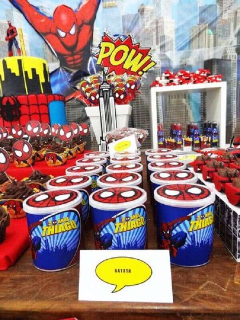 58. Potinhos de doce personalizados para festa infantil do Homem Aranha – Foto: Toda Atual