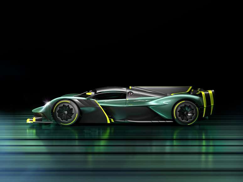 Aston Martin Valkyrie AMR Pro V12.