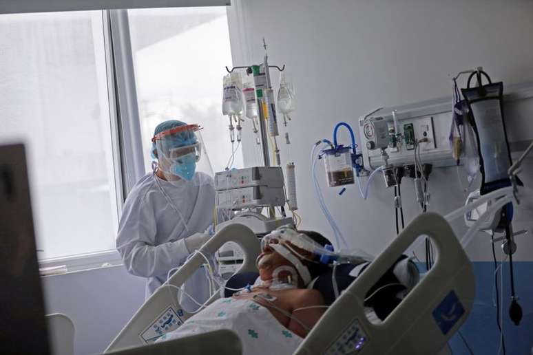 Paciente internado com Covid em Bogotá
 3/6/2021    REUTERS/Luisa Gonzalez