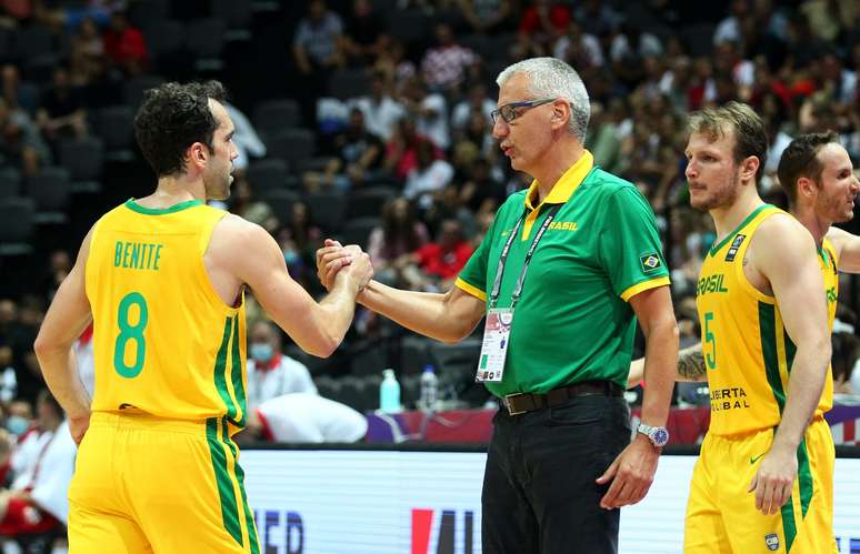 Brasil bate Cro&aacute;cia e vai &agrave; semi do Pr&eacute;-Ol&iacute;mpico de basquete