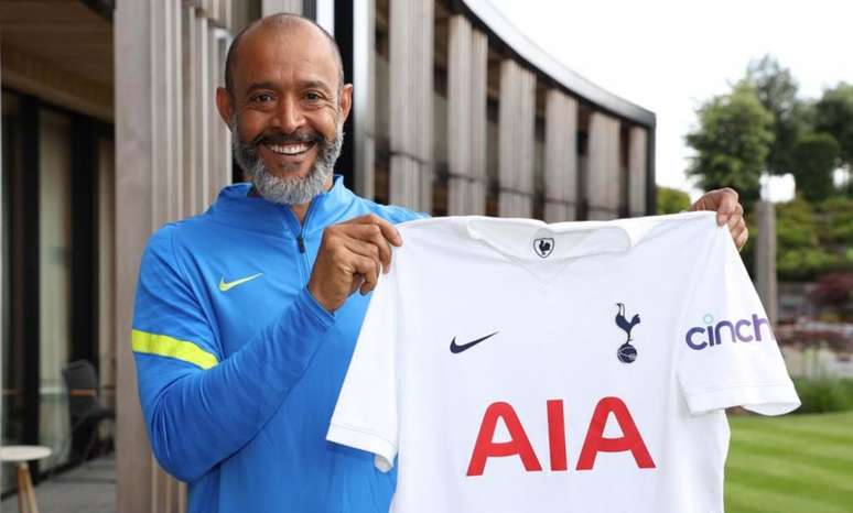 Nuno Espírito Santos assinou por dois anos com o Tottenham (Foto: Divulgação / Tottenham)