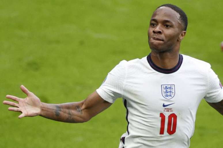 Sterling é o principal destaque da Inglaterra na Eurocopa (Foto: JOHN SIBLEY / POOL / AFP)