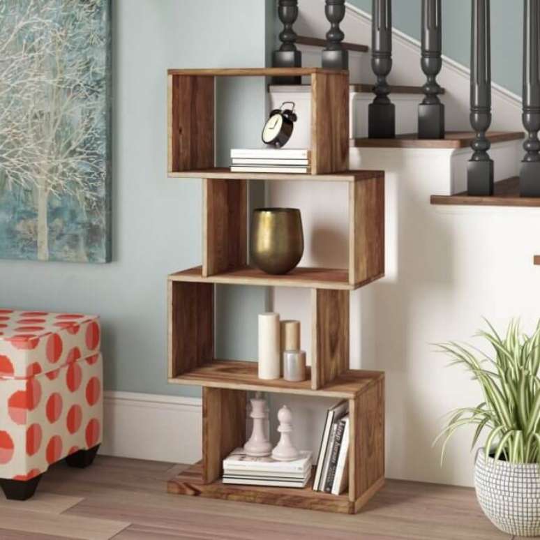 17. Mini estante de madeira para sala de estar – Foto Wayfair