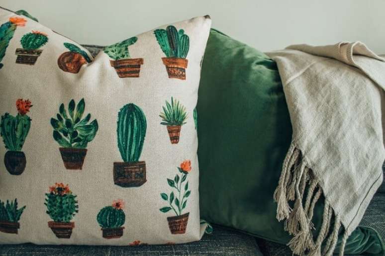 5. Peças artesanais em casa: o artesanato têxtil é outro componente comum à sala de estar. Fonte: Unsplash