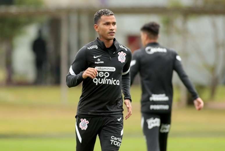 Atacante do Corinthians fala de boa fase e conta como é jogar no seu time  do coração