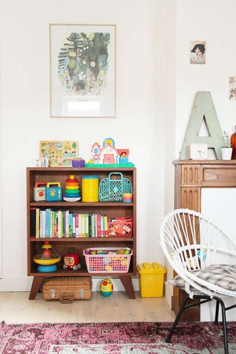 38. Mini estante para quarto infantil organizado – Foto Lili in Wonderland