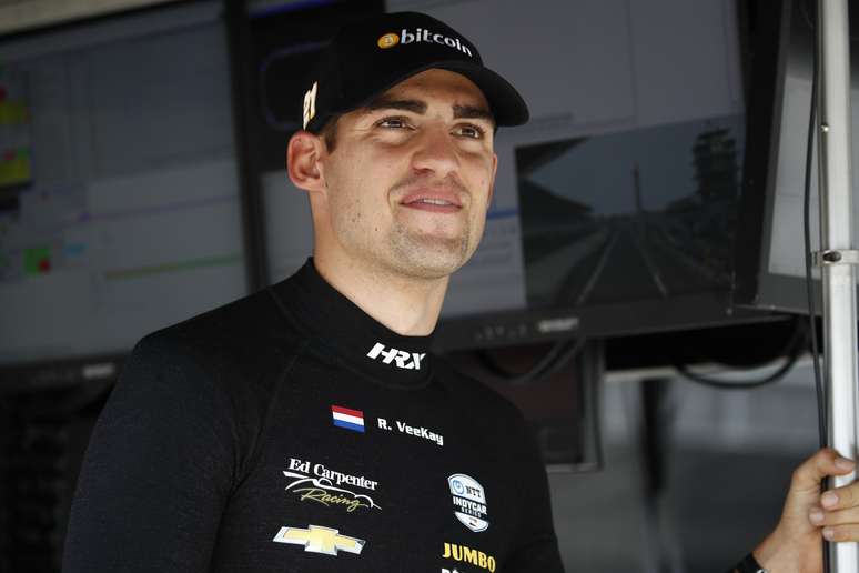 Rinus VeeKay machucou a clav&iacute;cula, mas corre em Mid-Ohio 