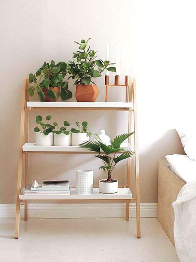 33. Mini estante para plantas da sala de estar – Foto Nousdecor