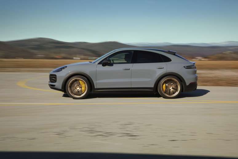 Porsche Cayenne Turbo GT: 1,7 cm mais baixo.