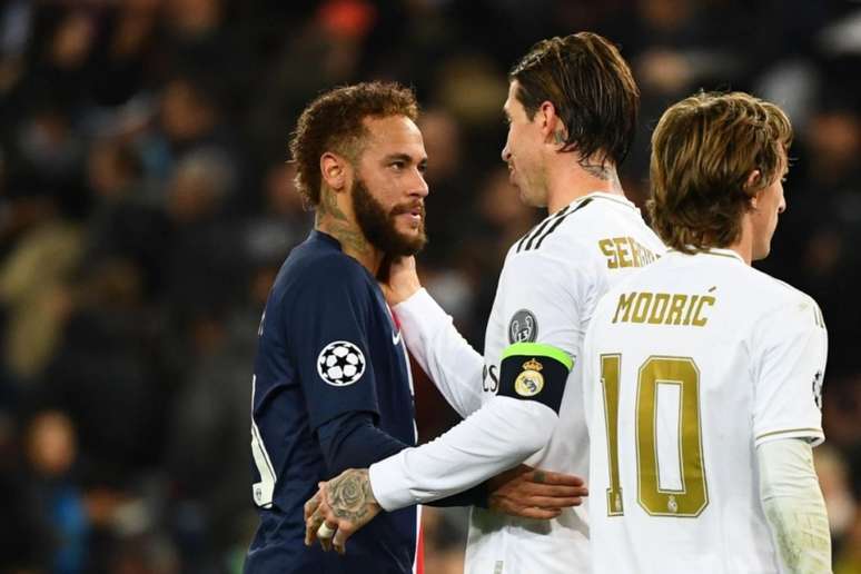 Sergio Ramos pode encontrar Neymar no PSG (Foto: GABRIEL BOUYS / AFP)