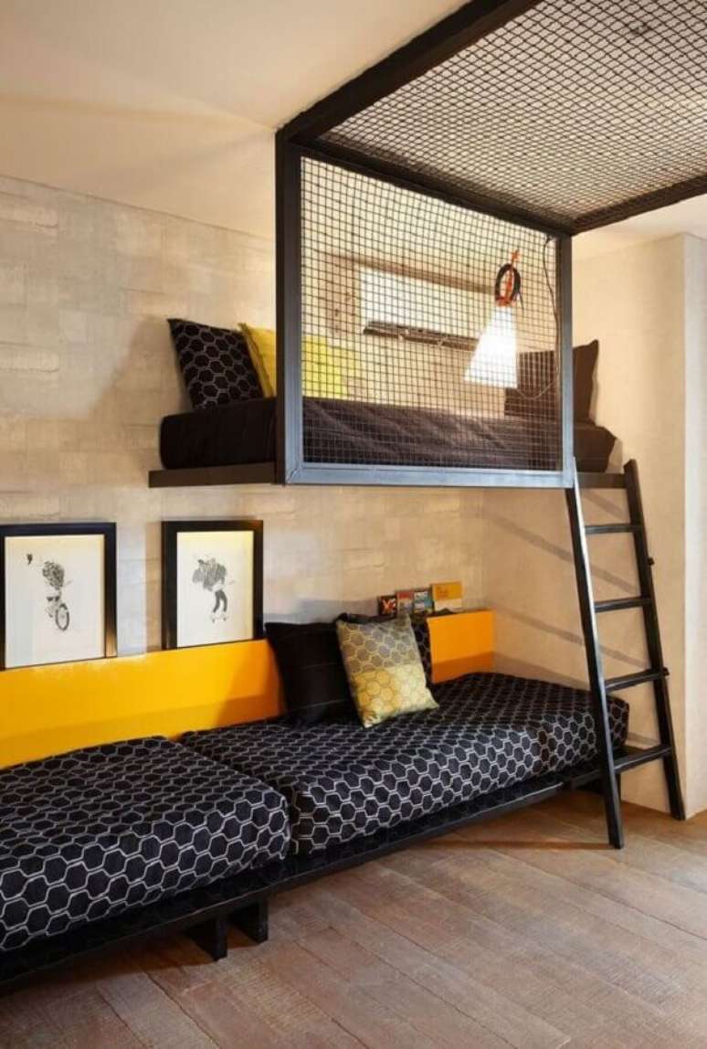 23. Estilo industrial para quarto de solteiro com cama suspensa – Foto: Pinterest