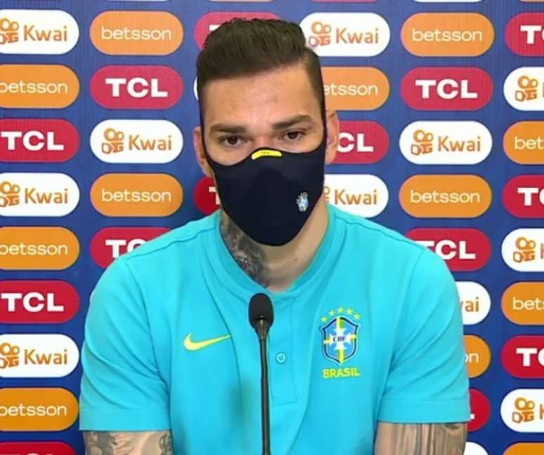 Ederson espera jogo duro contra os chilenos no Nilton Santos (Foto: Reprodução / Conmebol)