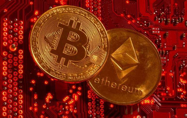 Representa&ccedil;&otilde;es das criptomoedas Bitcoin e Ethereum em ilustra&ccedil;&atilde;o 
29/06/2021
REUTERS/Dado Ruvic