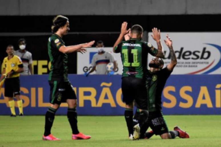 O time mineiro chegou a fazer 4 a 1 e quase levou o empate do Tricolor de Aço-(Estevão Germano/América-MG)