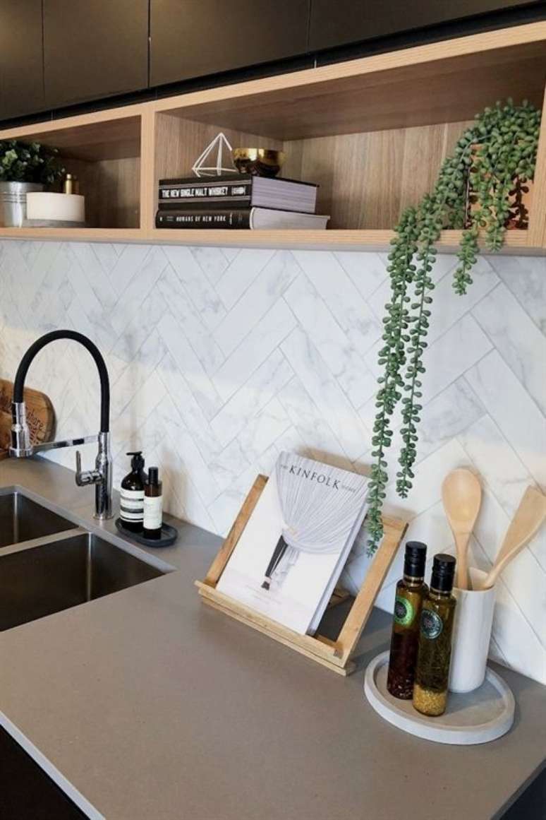 59. Cozinha moderna com granito cinza absoluto &ndash; Foto Style Curator