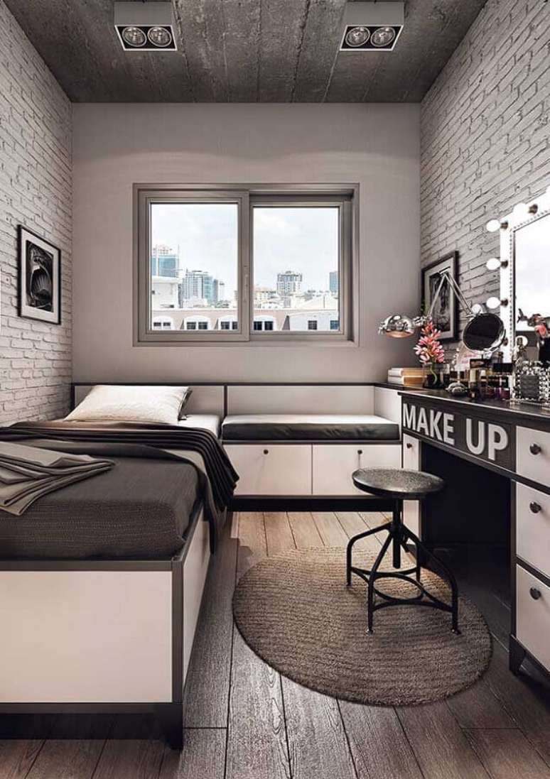 26. Estilo industrial para quarto de solteiro pequeno decorado com móveis planejados – Foto: Pinterest