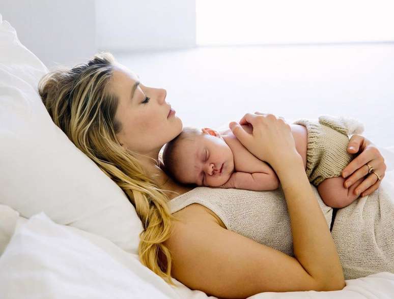 Amber Heard anuncia nascimento da primeira filha