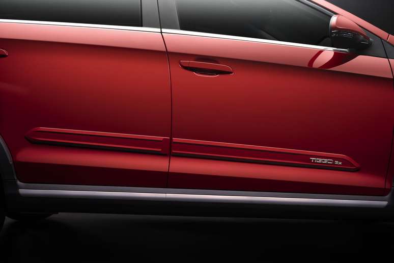 Moldura para a porta do Tiggo 3X.