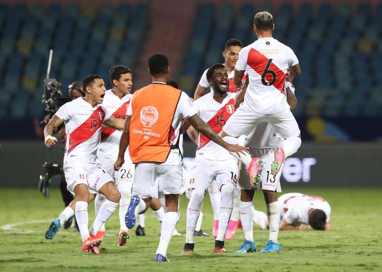 Em jogo de seis gols, Peru elimina o Paraguai nos pênaltis e avança à semifinal da Copa América