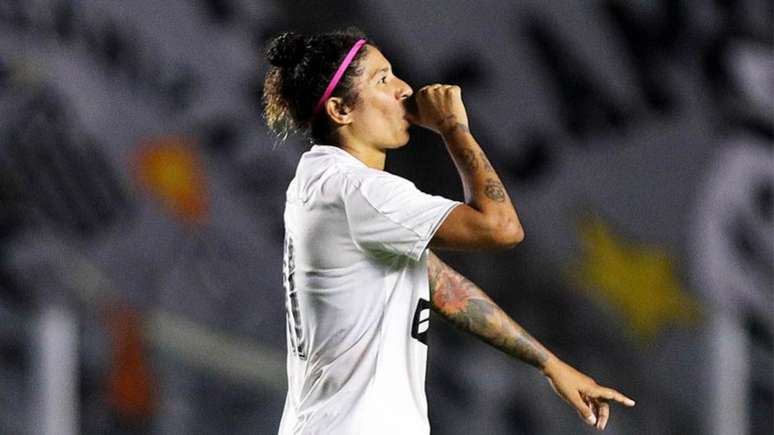 Cristiane comemorando gol pelo Santos (Foto: Divulgação/Santos FC)