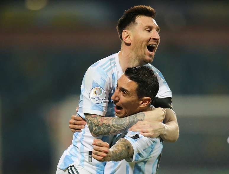 Lionel Messi e Di Maria comemoram vitória da Argentina