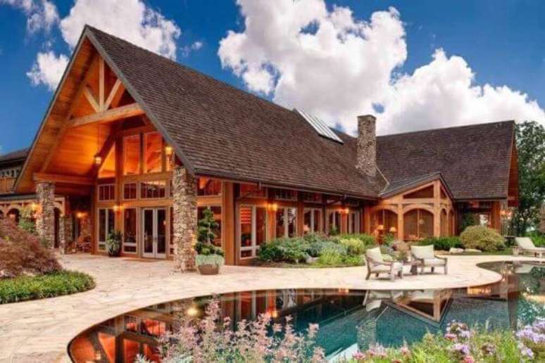 17. A telha colonial grande &eacute; perfeita para casas amplas e bem decoradas &ndash; Por: Revista VD