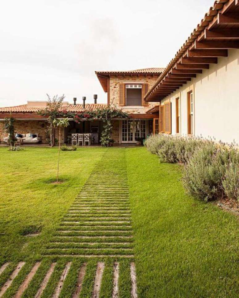 34. Exemplo de telha colonial na casa &ndash; Por: Revista VD