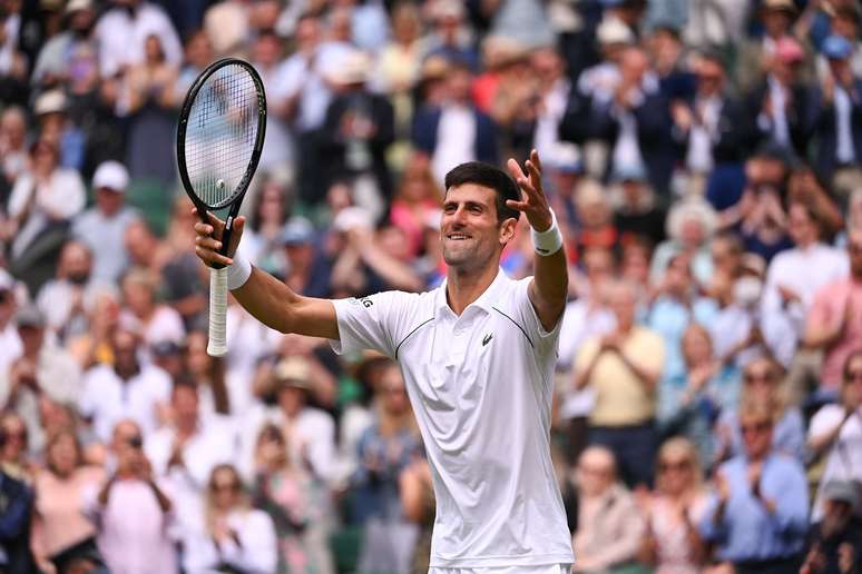 Djokovic venceu Garin nesta segunda-feira em Wimbledon Divulgação/Wimbledon