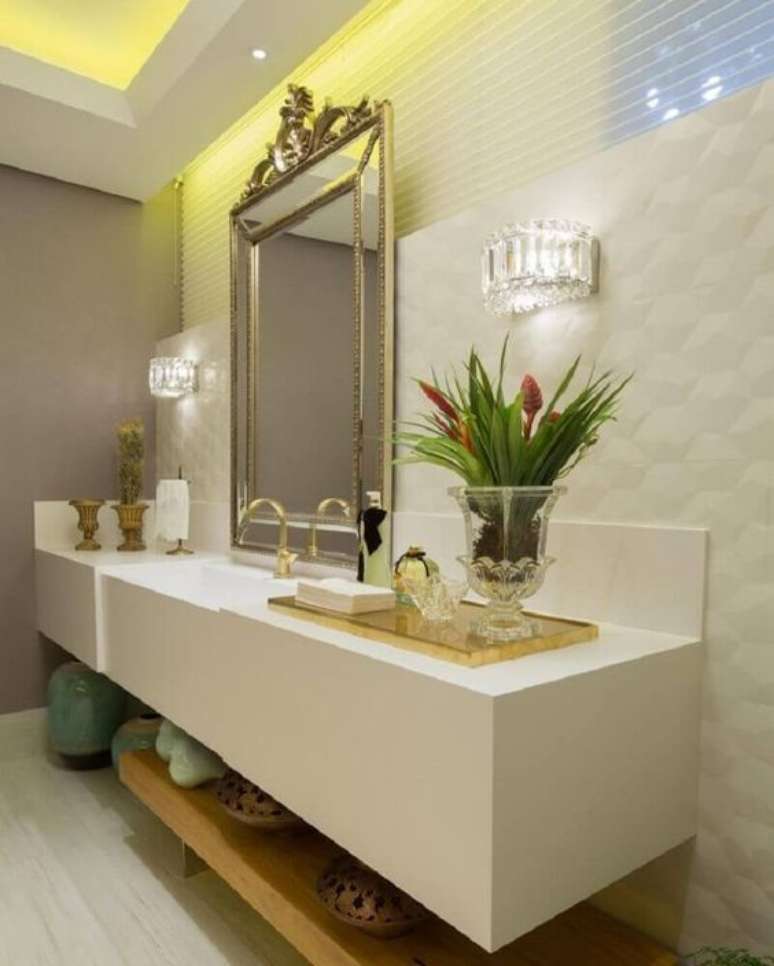 28. Banheiro luxuoso com silestone branco – Foto Revista VD