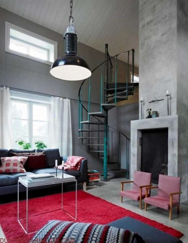 46. Escada espiral de ferro para decoração de casa estilo industrial – Foto: Homify