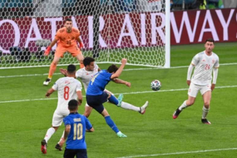 Chiesa marcou seu segundo gol nesta Eurocopa (Foto: FACUNDO ARRIZABALAGA / POOL / AFP)