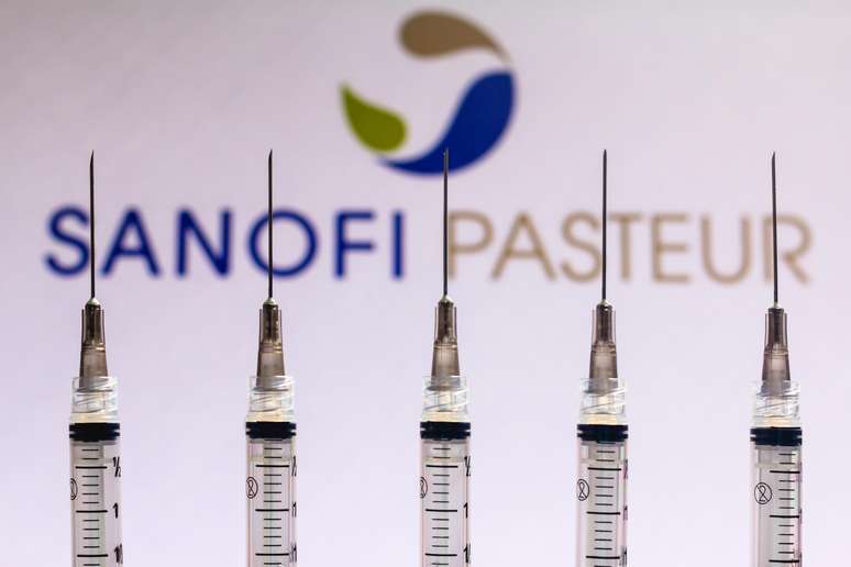 Imagens da vacina do laboratório francês Sanofi Pasteur 