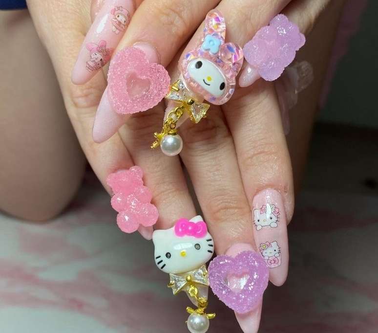 HELLO KITTY JOGO DE PINTAR AS UNHAS