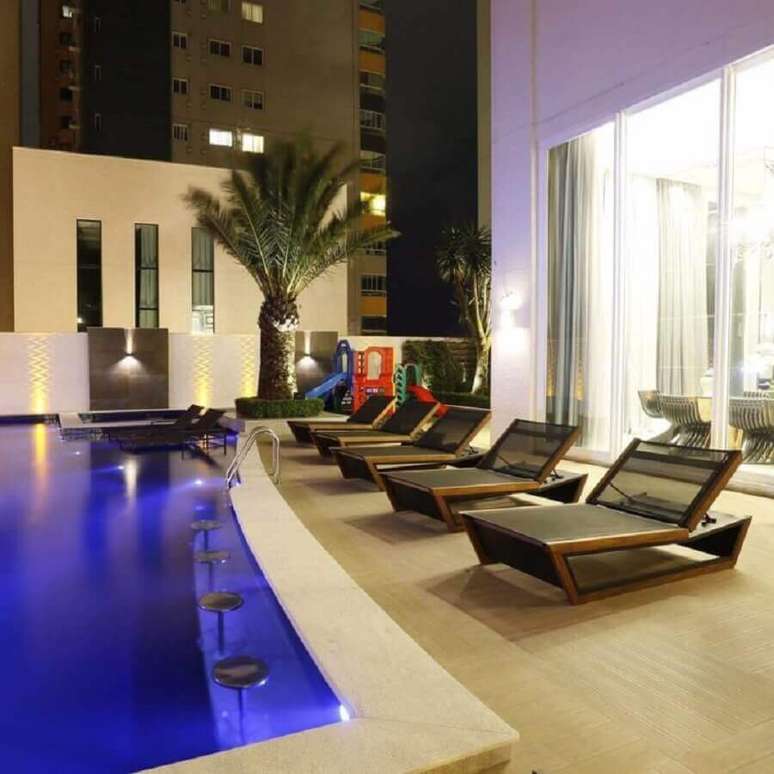 16. O design das espregui&ccedil;adeiras v&atilde;o influ&ecirc;ncia diretamente na decora&ccedil;&atilde;o do ambiente &ndash; Foto: Pepe Lima Design