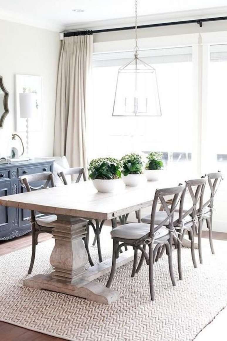 26. Mesa provençal retangular para sala de jantar moderna – Foto At Home With The Barkers