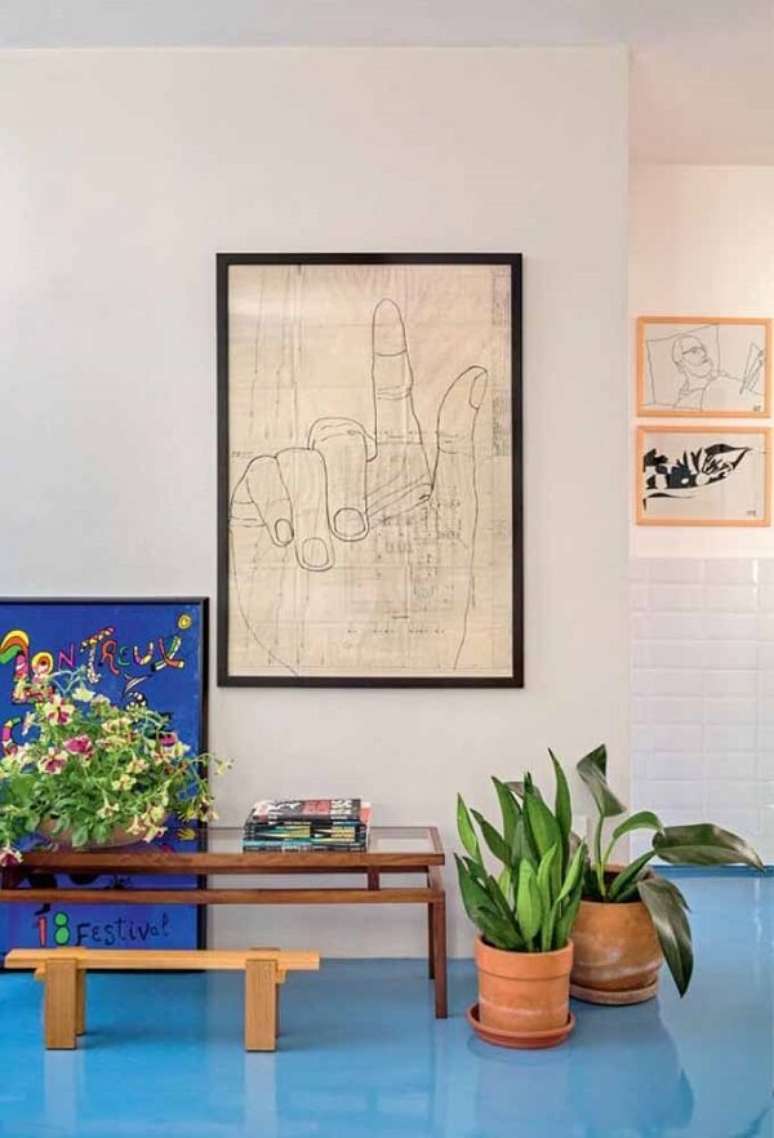 1- O porcelanato l&iacute;quido de resina de poliuretano necessita que o piso seja nivelado anteriormente a aplica&ccedil;&atilde;o. Fonte: Ideiasdecor