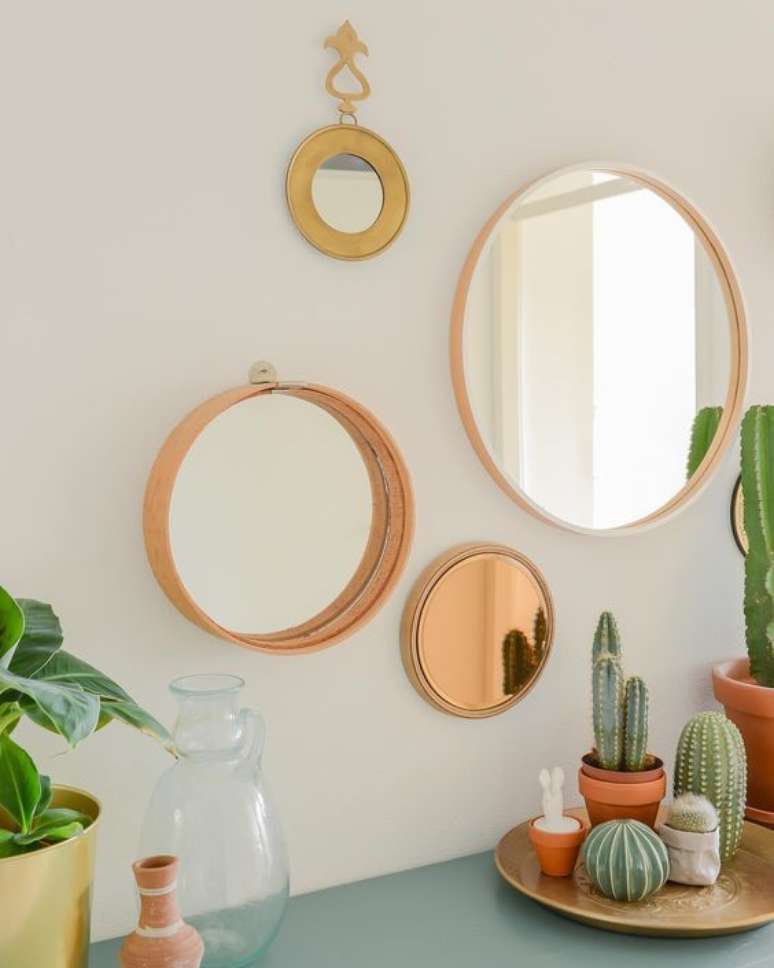 5. Moldura redonda rose gold para espelho na decoração – Foto Pinterest