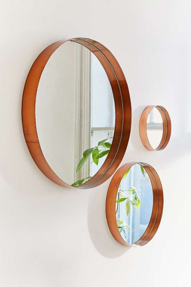30. Moldura redonda e moderna para espelhos – Foto Urban Outfitters