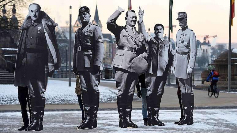 'Acredito que as pessoas que se dedicam a acumular riqueza e poder de maneira compulsiva sofrem do que chamo de 'er&oacute;tica do poder'', diz o sex&oacute;logo