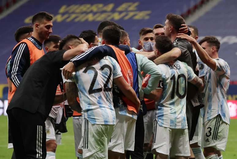 Jogadores do Argentina comemoram classificação para a final