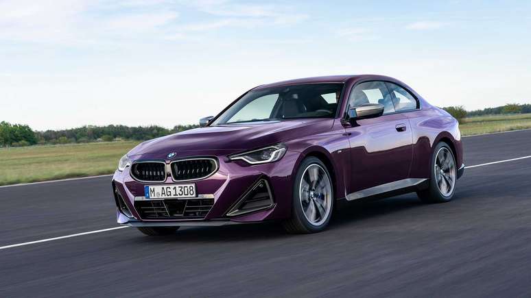 Novo BMW S&eacute;rie 2 Coup&eacute; manteve a grade duplo-rim em formato convencional.