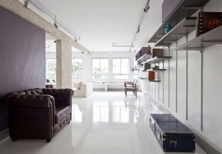 7- O porcelanato líquido revitaliza os pisos desgastados. Fonte: ConstruindoDecor