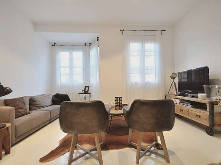 36- O porcelanato l&iacute;quido deixa a apar&ecirc;ncia do piso uniforme. Fonte: Mido Decoraci&oacute;n