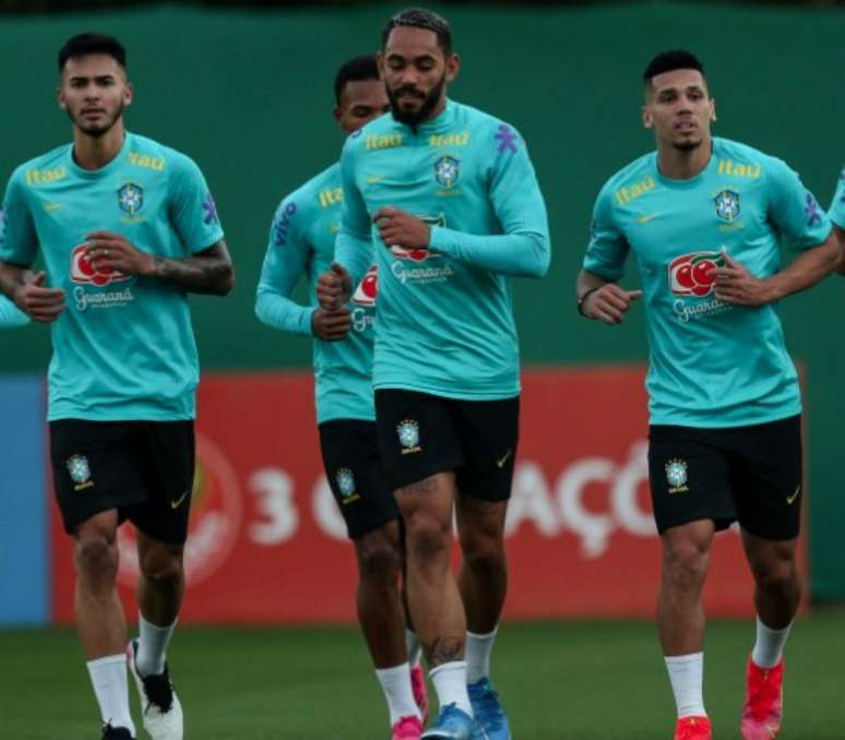 Atletas atualmente estão treinando em São Paulo (Foto: Marco Galvão / CBF)