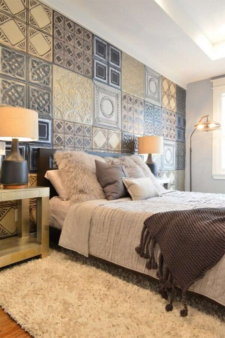 69. Revestimento cerâmico para quarto com superfície estampada. Fonte: Haus Decoração