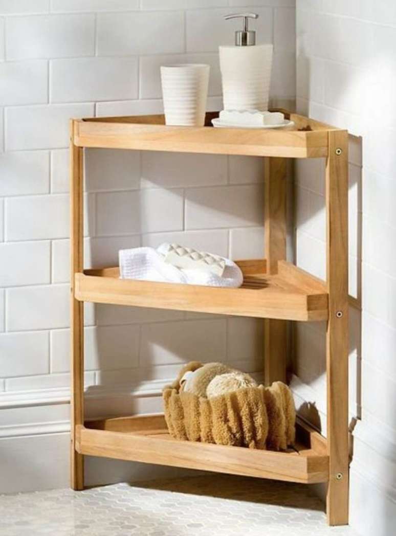 41. Cantoneira para banheiro de madeira Foto Living nas Shoe Box