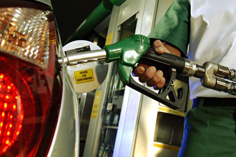 Gasolina a R$ 6,975 em novembro