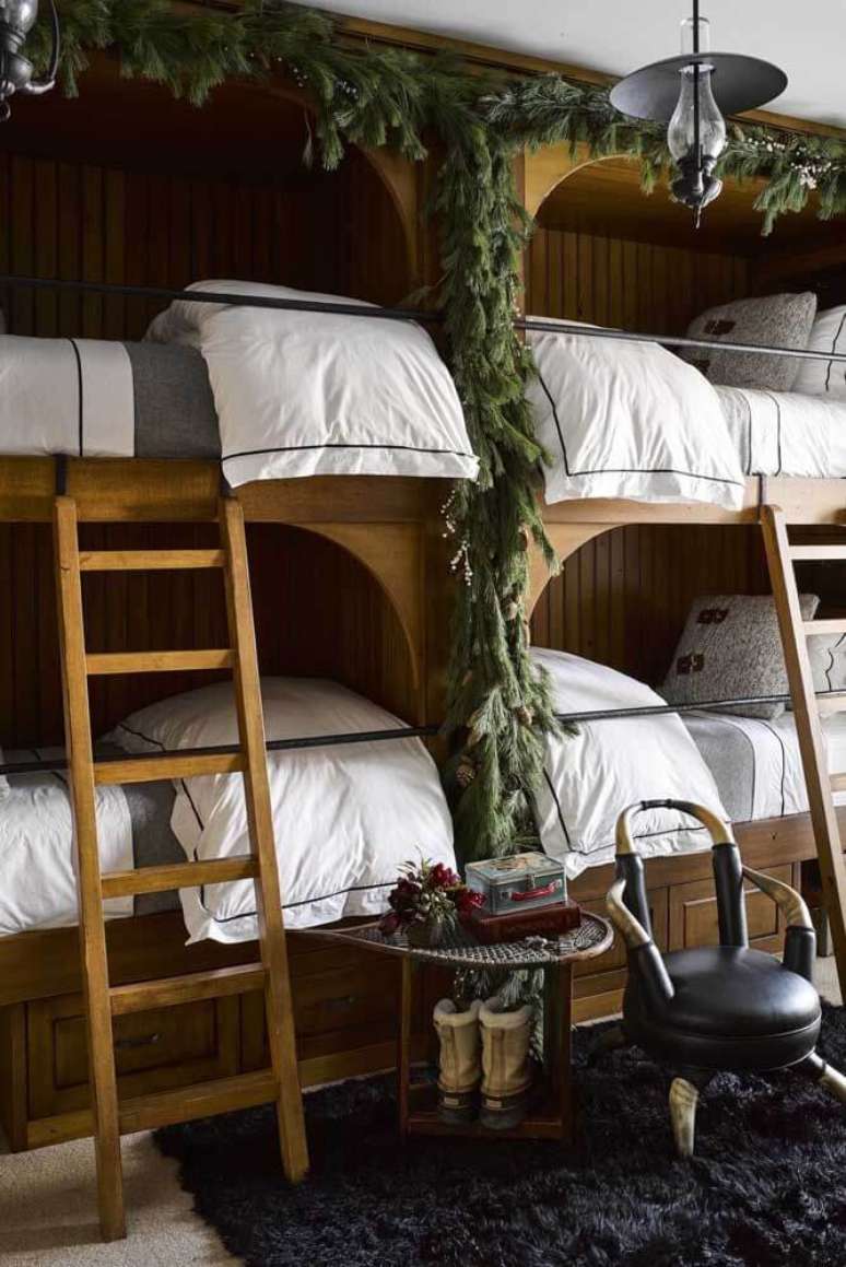15. Beliche de madeira para quatro camas e decoração de selva – Foto Pinterest