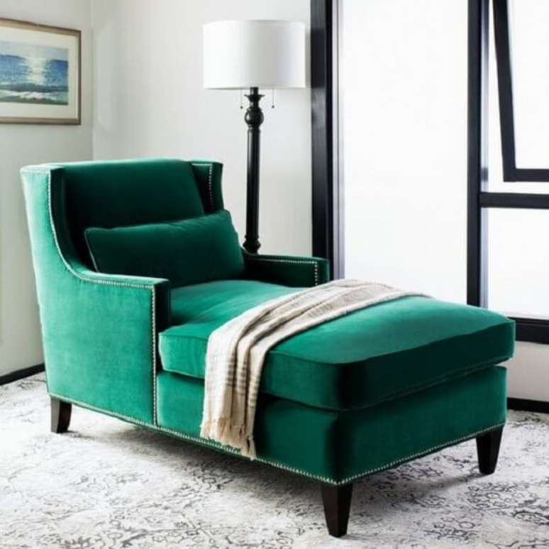 21. Poltrona divã com acabamento de veludo. Fonte: Pinterest