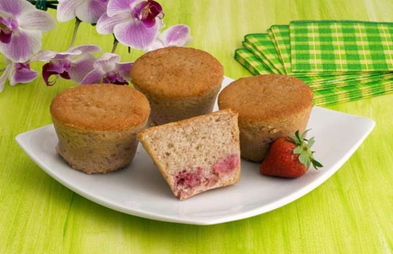 Guia da Cozinha - Muffin de morango delicioso e fácil